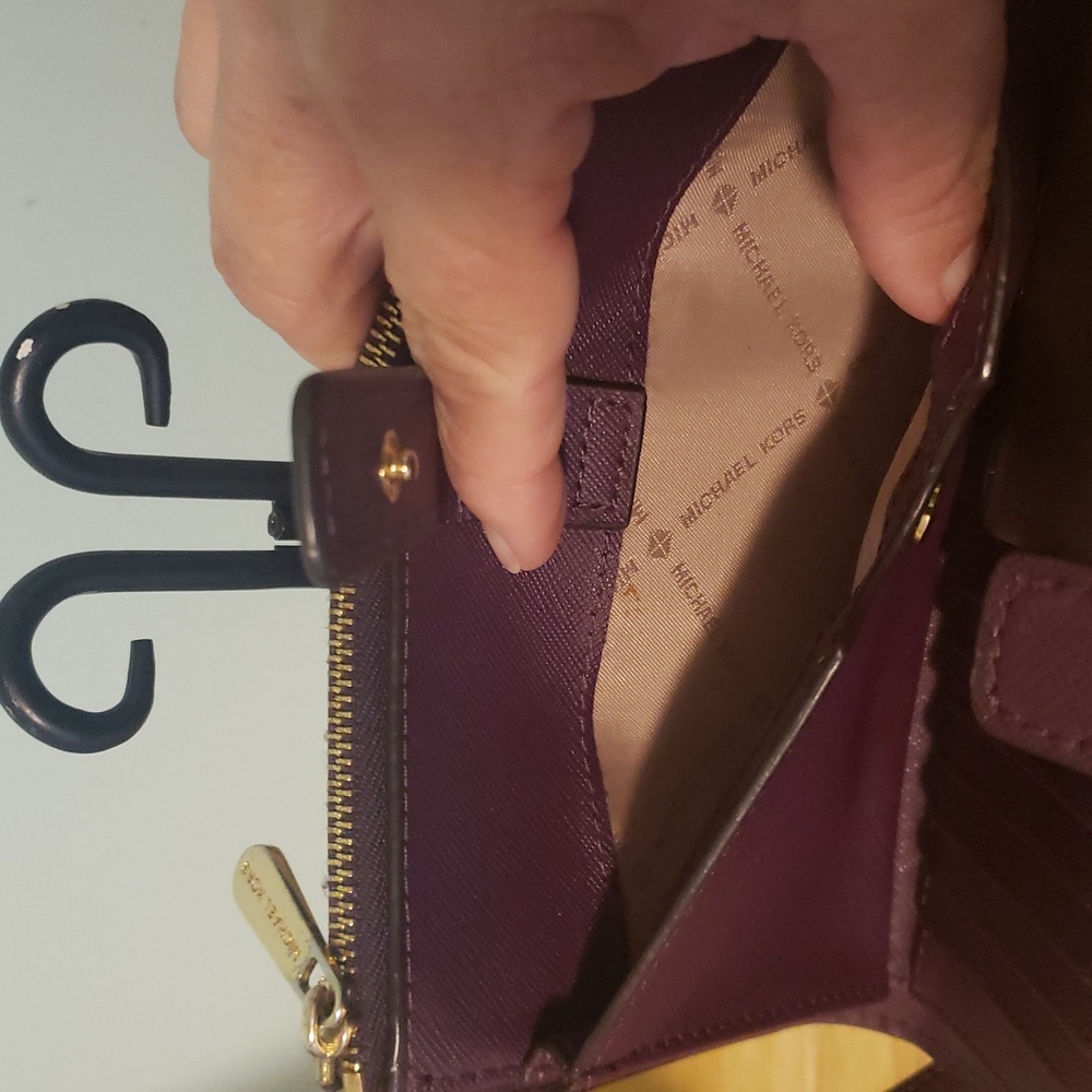 Michael Kors Jet Set Double Zip Wristlet Plum Color Design (#54) - Picture 11 of 13